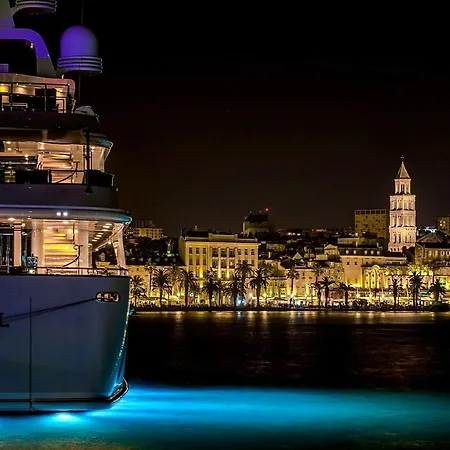 阿斯帕拉陶斯公寓酒店