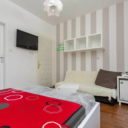 krevet i doručak Aspalathos 3*