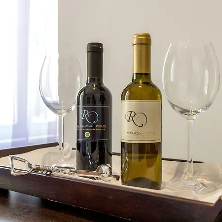 Aspalathos Bed & Breakfast 3*