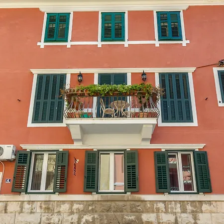 Bed & Breakfast Aspalathos 3*